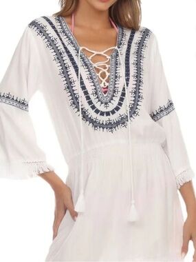 NWOT Raviya Women's
Embroidered Tie-Neck Dress Beach  Cover-Up